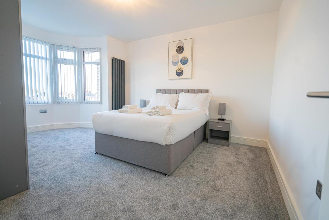 Newly Refurbished Modern 4 Bed Detached House ! * Oxford